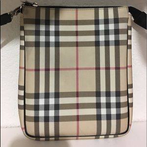 🚨🚨SOLD 🚨🚨 Burberry Crossbody